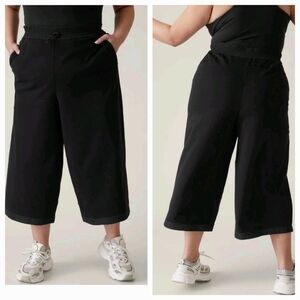 NWT Athleta Triumph Hybrid Wide Leg Crop Activewear Pants Black Plus Size 2X